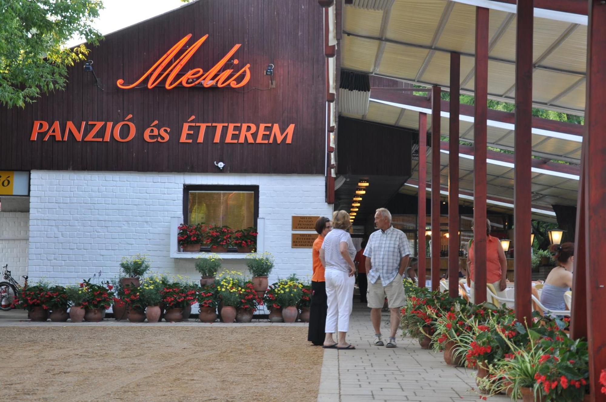 Hotel Melis Balatonlelle Bagian luar foto
