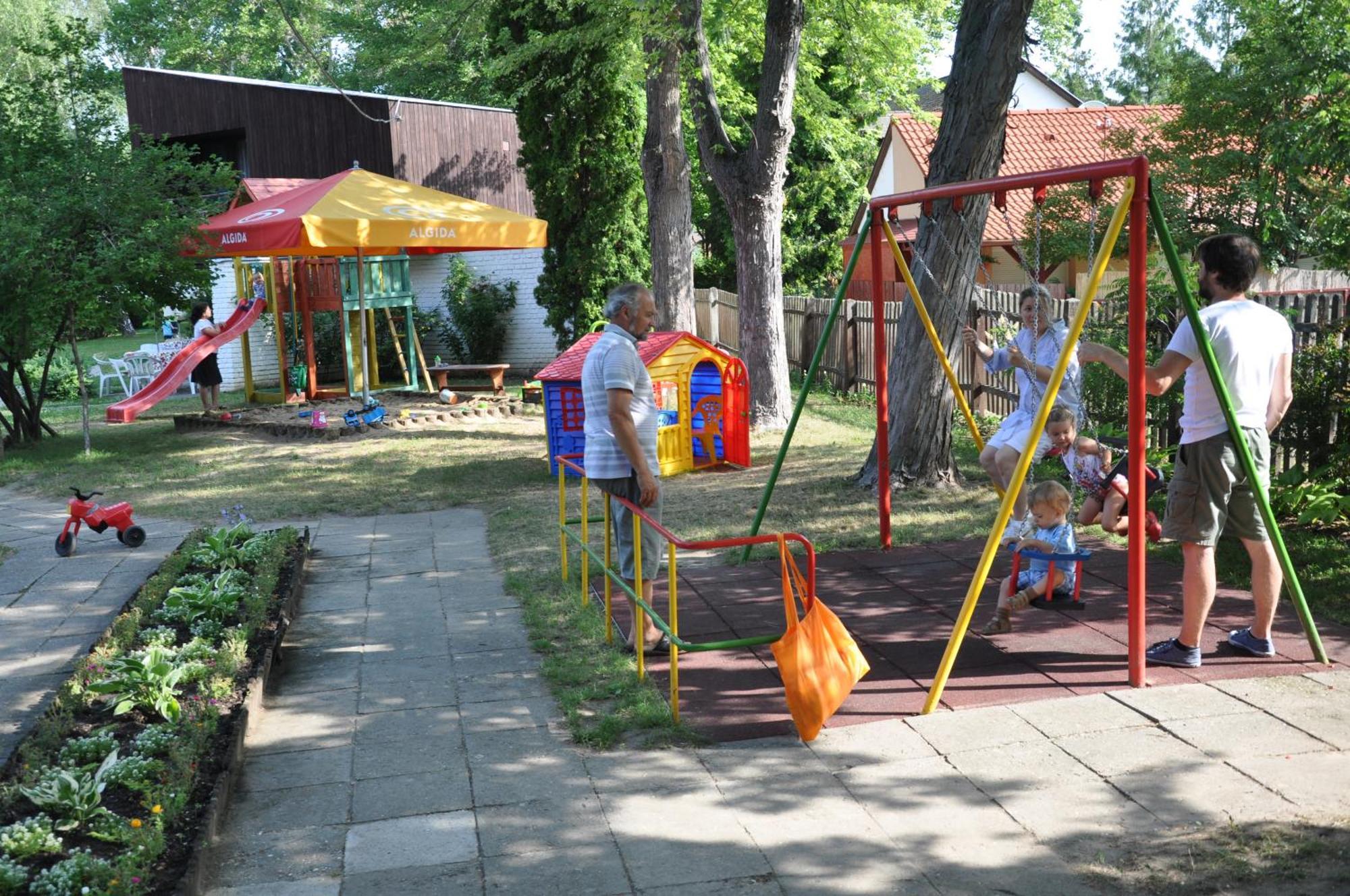 Hotel Melis Balatonlelle Bagian luar foto