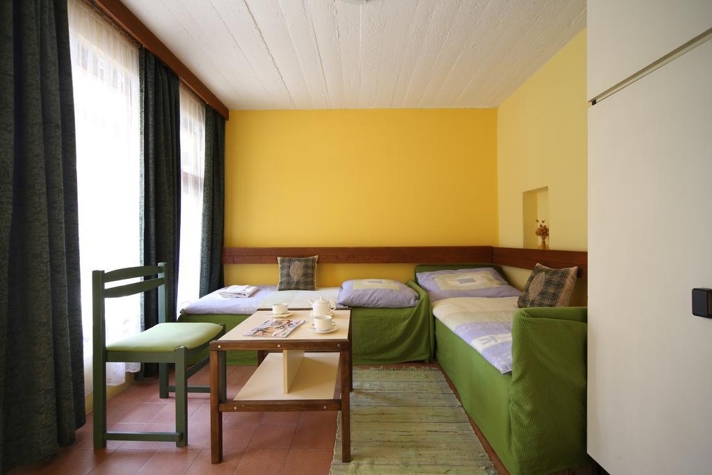 Hotel Melis Balatonlelle Bagian luar foto