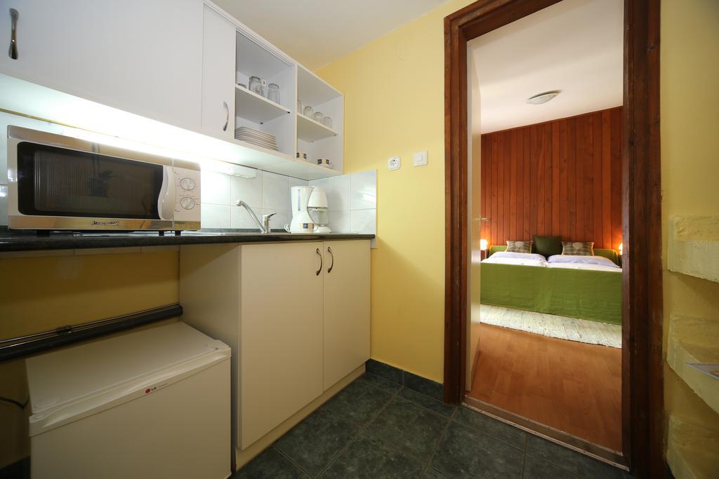 Hotel Melis Balatonlelle Bagian luar foto